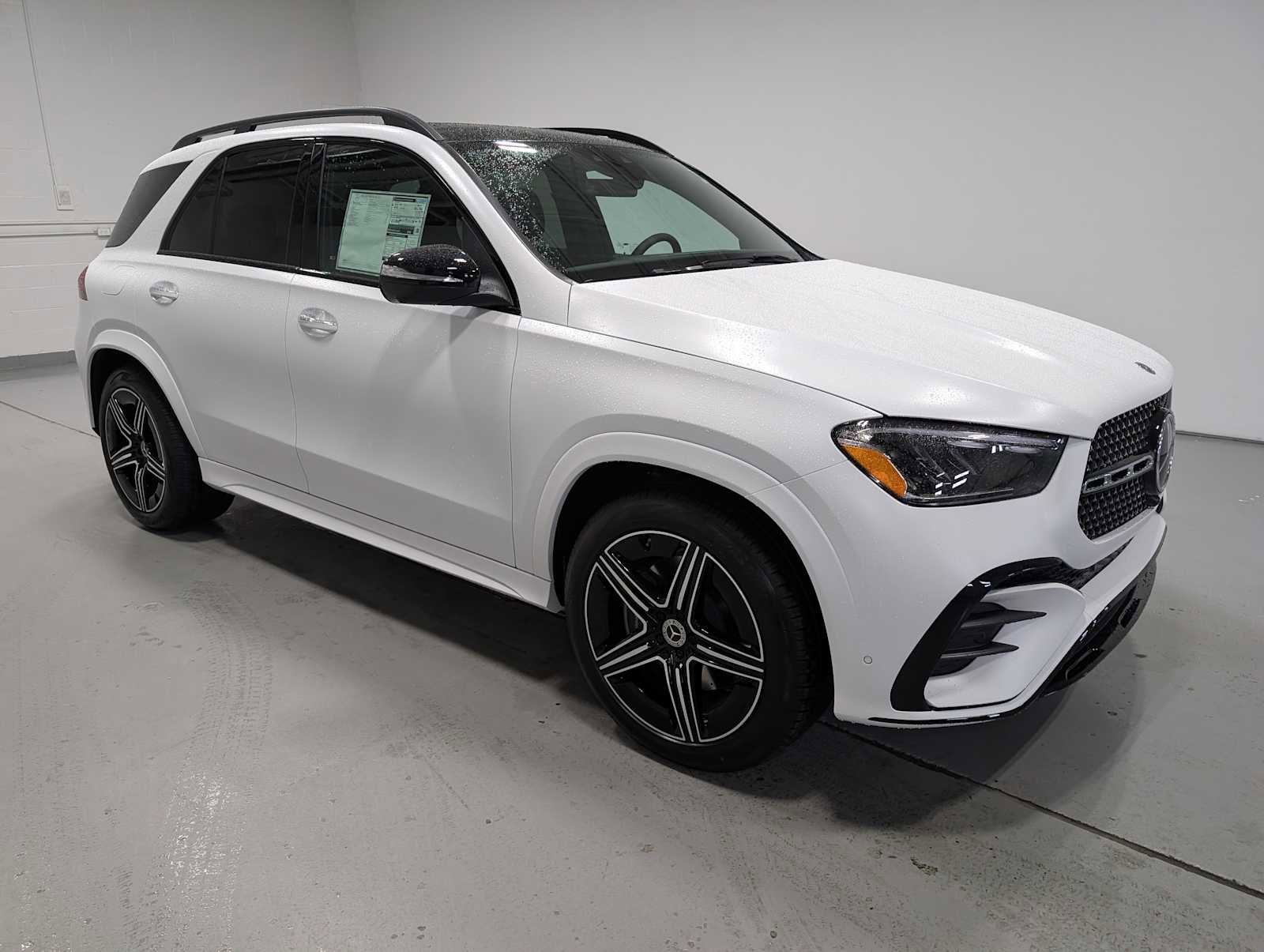 New 2026 MANUFAKTUR Moonlight White Magno Mercedes-Benz GLE 350 image 6