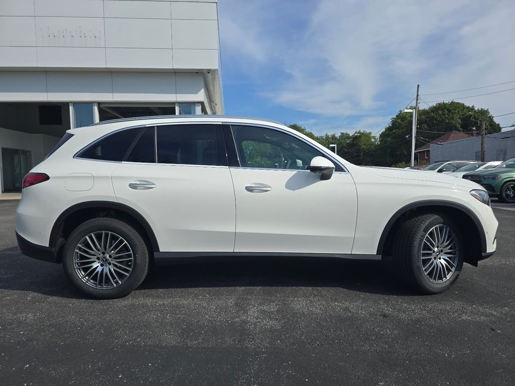 New 2027 Polar White Mercedes-Benz GLC 300 image 27