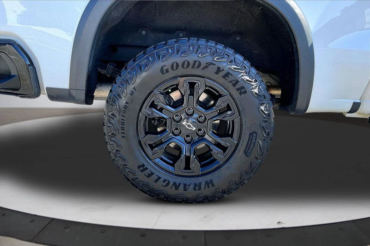 Used 2022 White Chevrolet ZR2 image 35