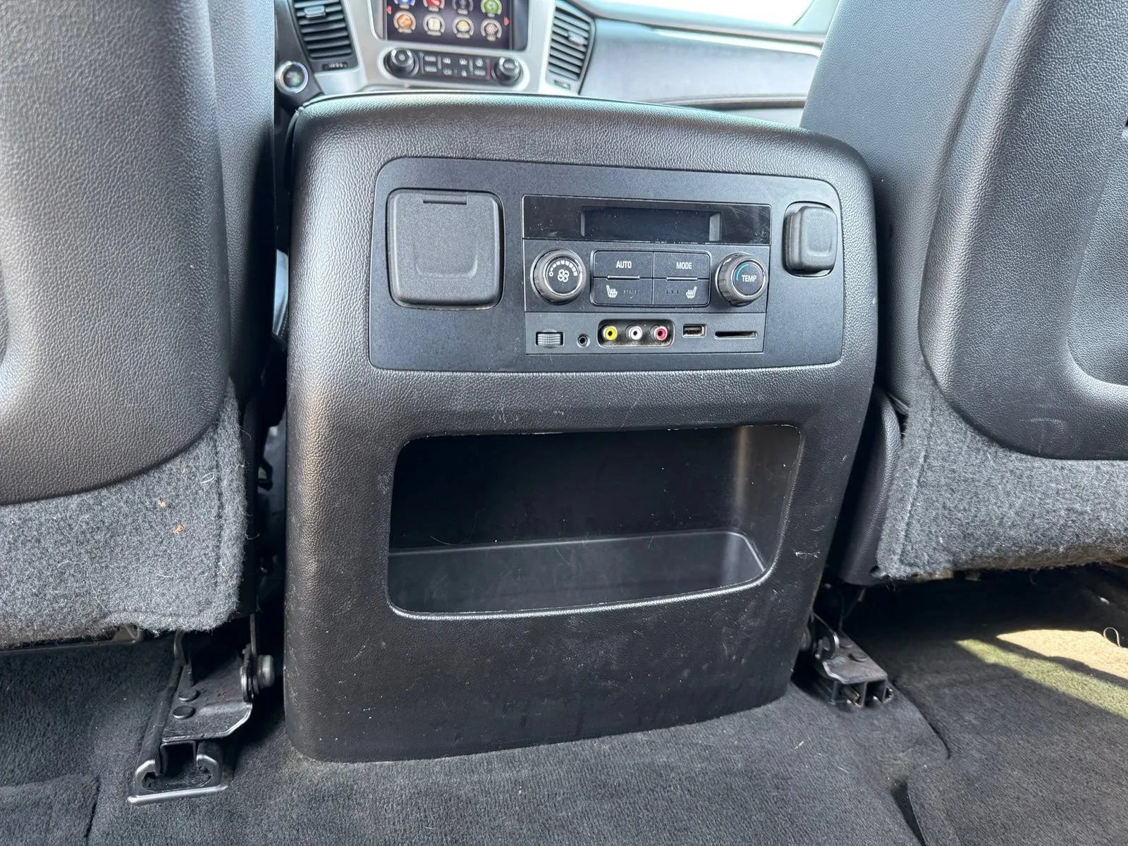 Used 2015 IRIDIUM METALLIC GMC SLT image 25