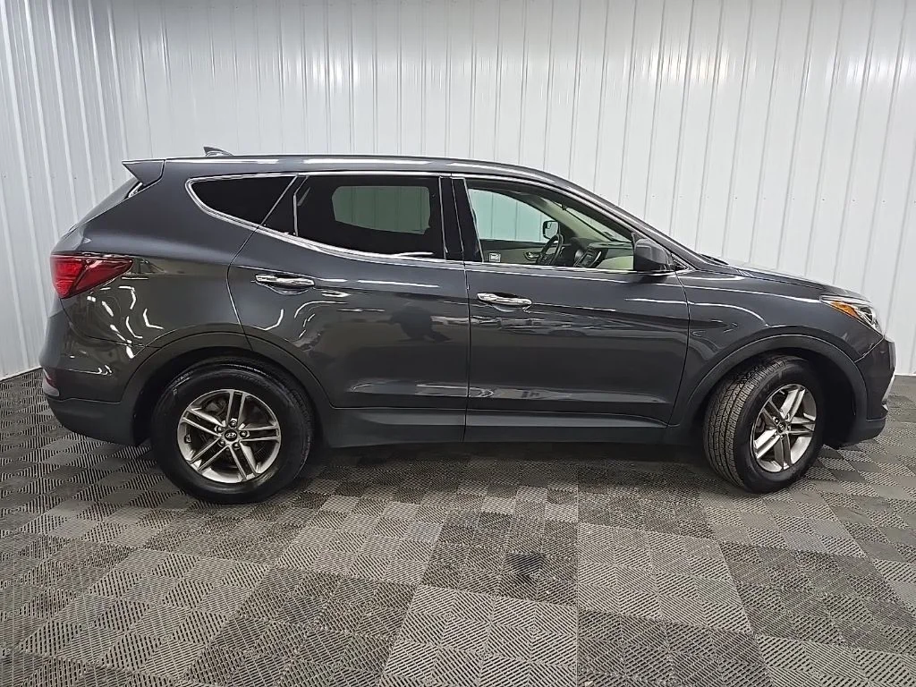 Used 2017 Platinum Graphite Hyundai 2.4 Base image 2