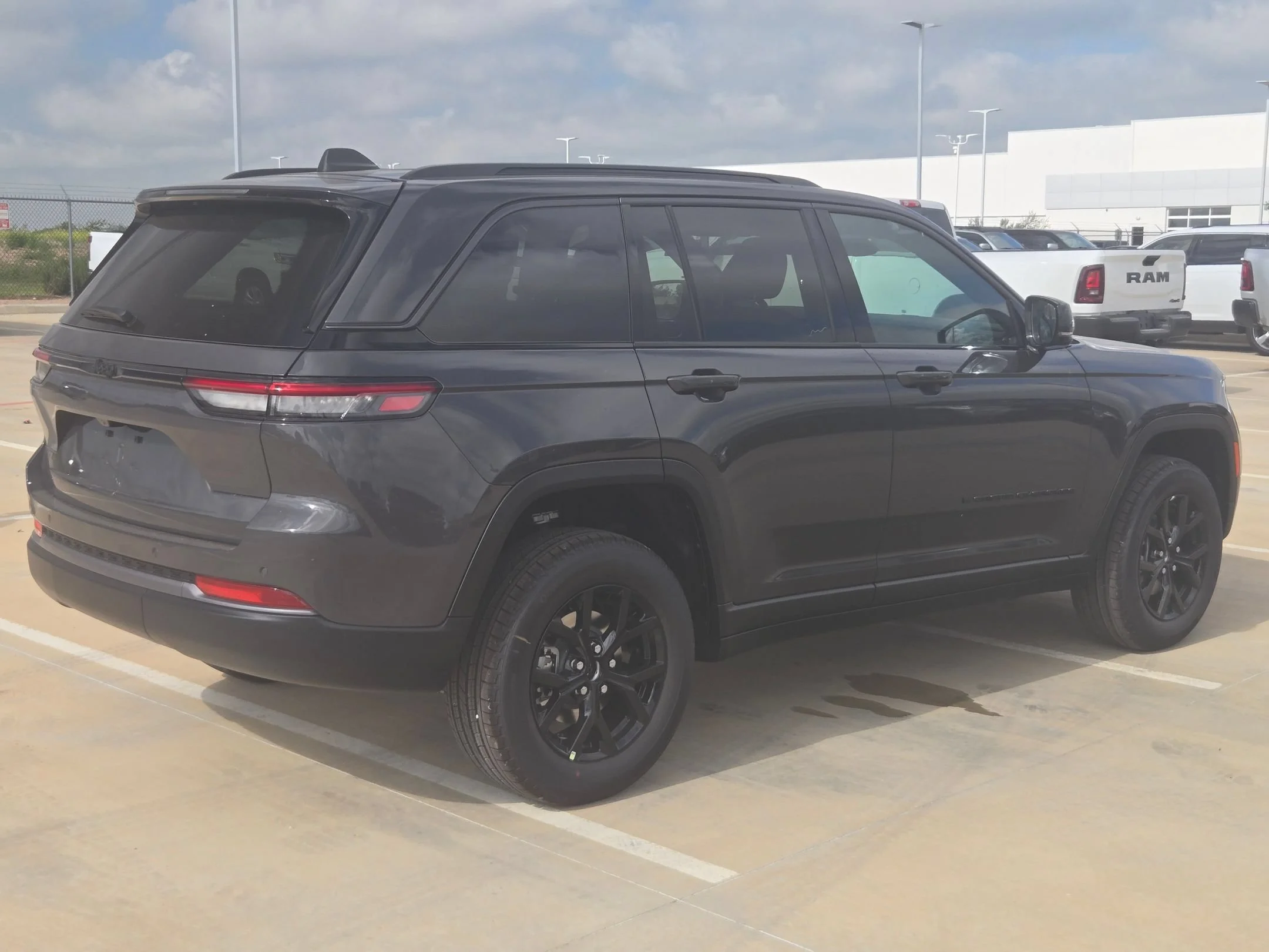 New 2026 Baltic Gray Metallic Clearcoat Jeep Laredo Altitude image 3