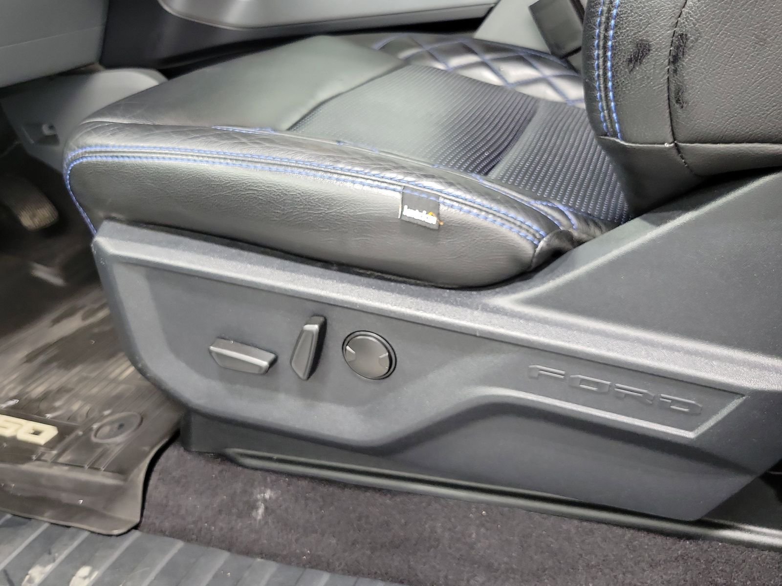 Used 2023 Black Ford XLT image 10