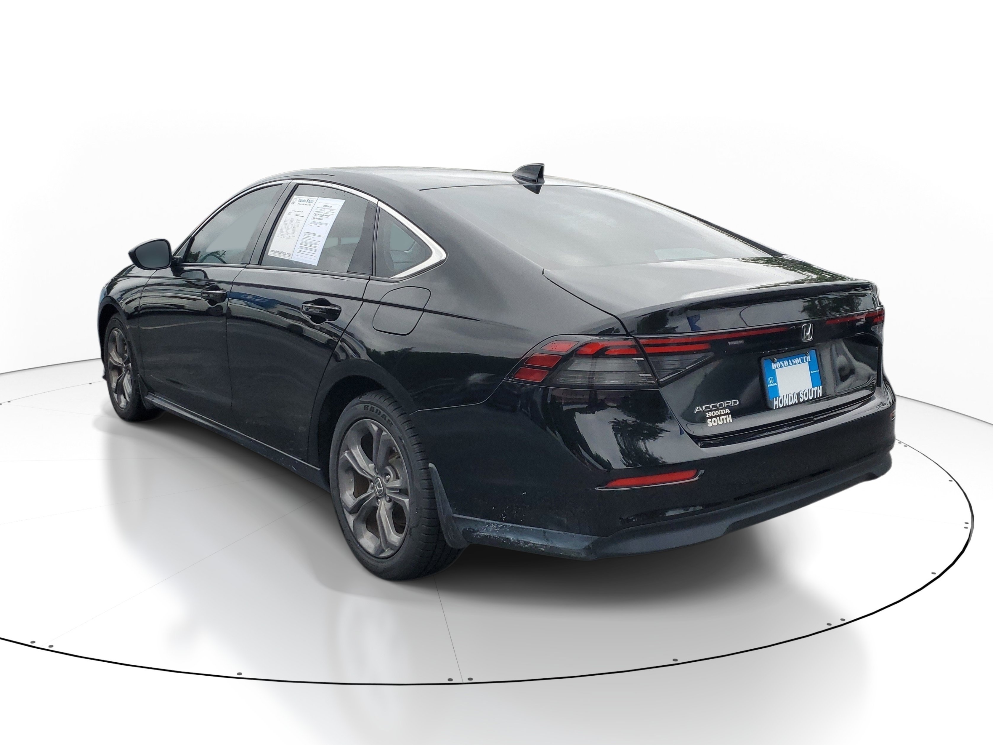 Used 2024  Honda EX image 4