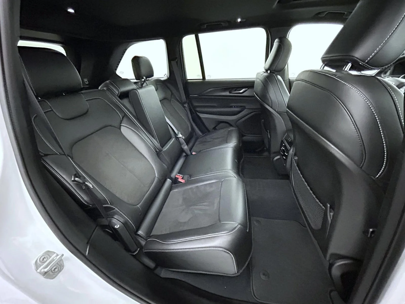 Used 2023 White Jeep Altitude X image 18