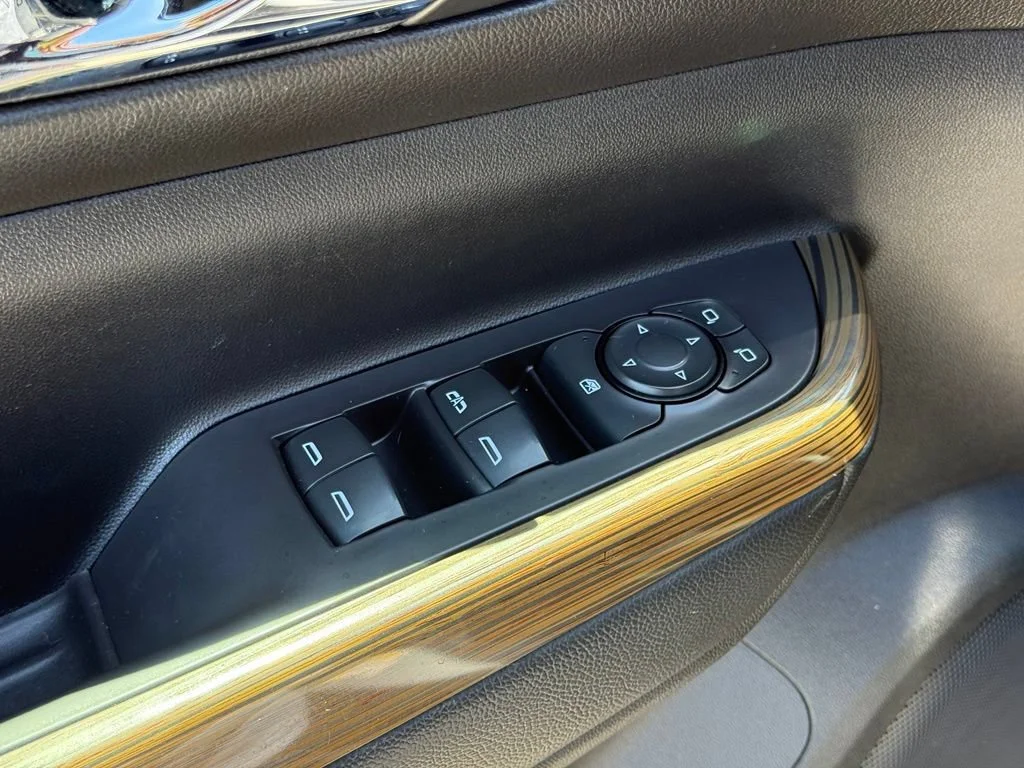 Used 2021 SATIN STEEL METALLIC GMC SLE image 29