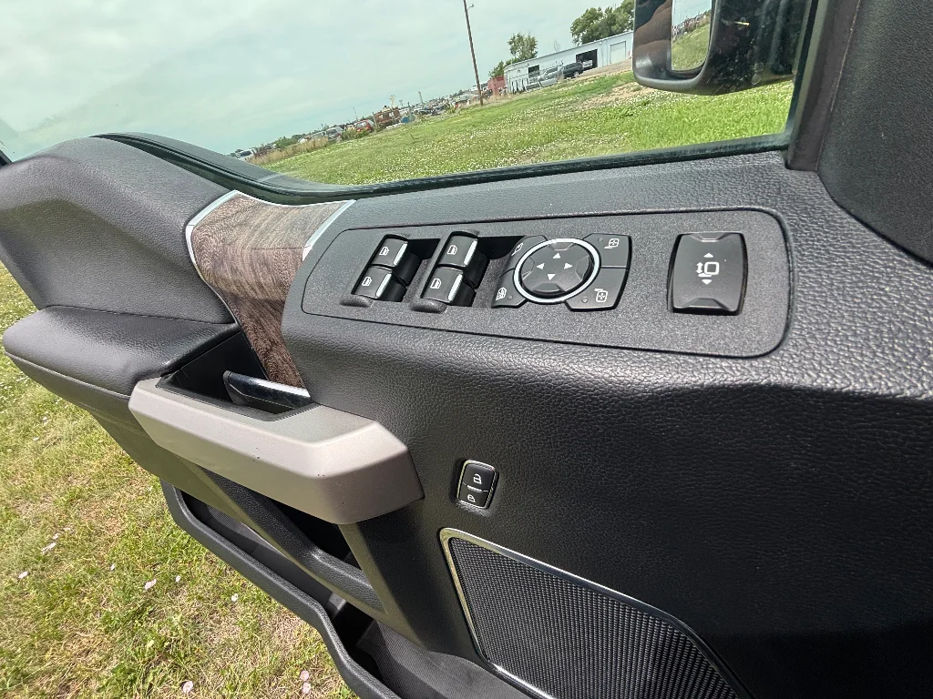 Used 2017 Shadow Black Ford Lariat image 22