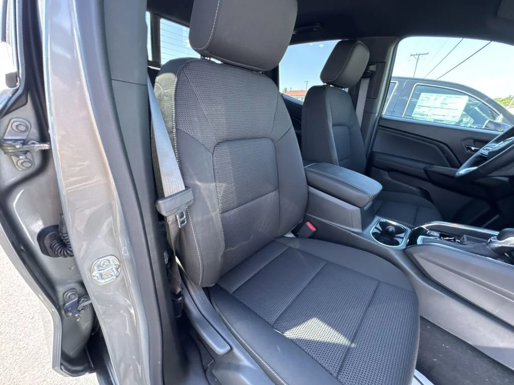 New 2026 Sterling Metallic GMC Elevation image 30