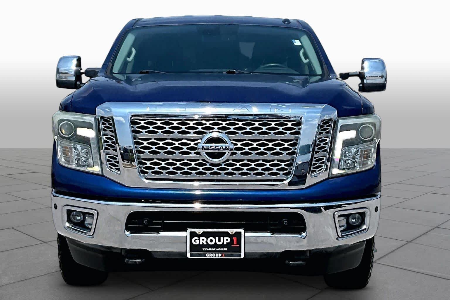Used 2017 Deep Blue Pearl Nissan SL image 4