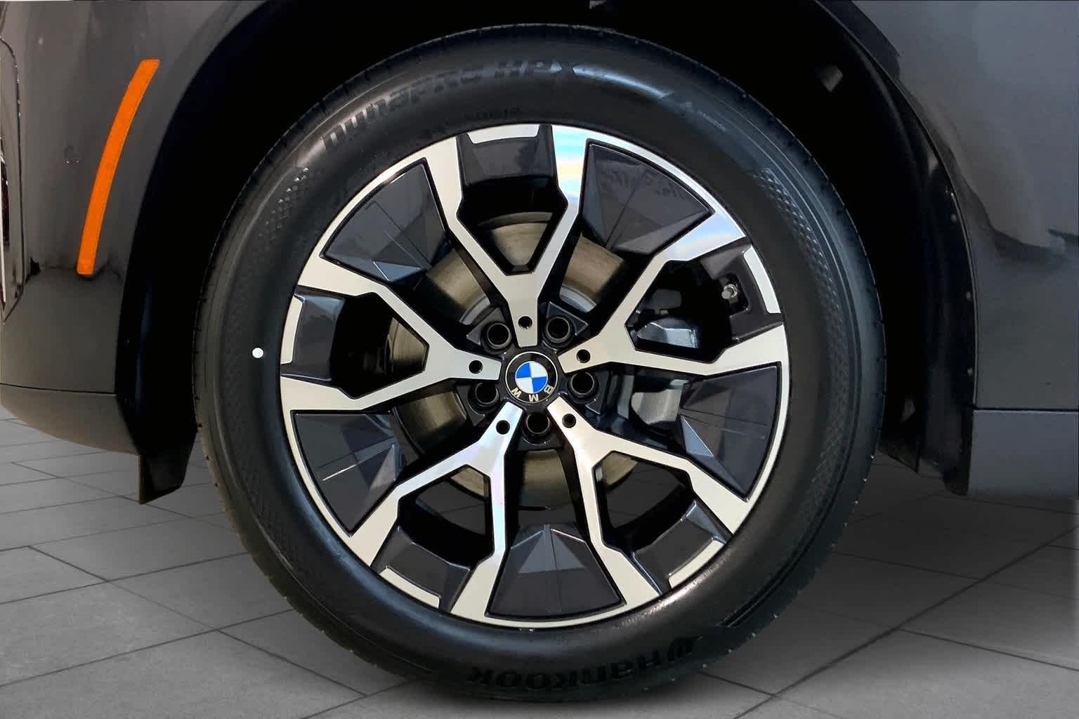 Used 2025 Black Sapphire Metallic BMW 30 xDrive image 11