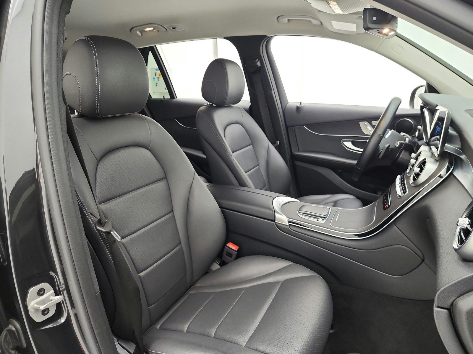 Used 2022 Graphite Grey Metallic Mercedes-Benz GLC 300 SUV image 19