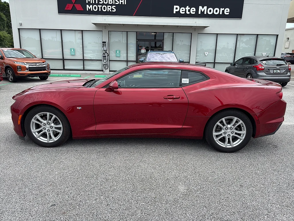 Used 2023 Radiant Red Tintcoat Chevrolet  image 3