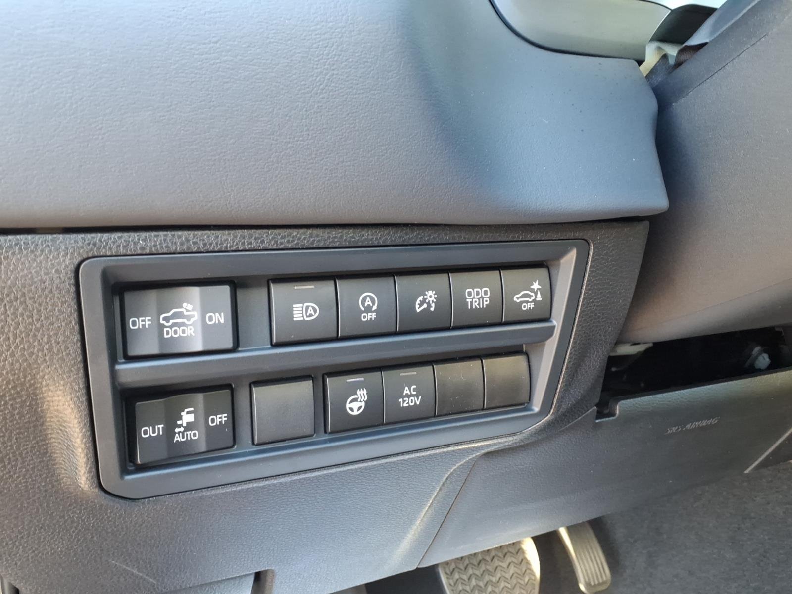 New 2026 Magnetic Gray Metallic Toyota Platinum image 9