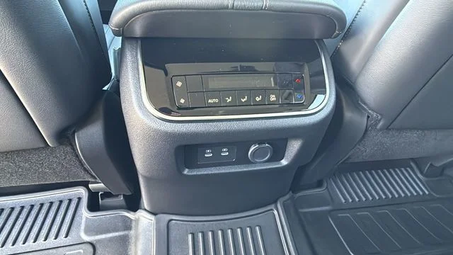 2026 Nissan Armada SV - Photo 22