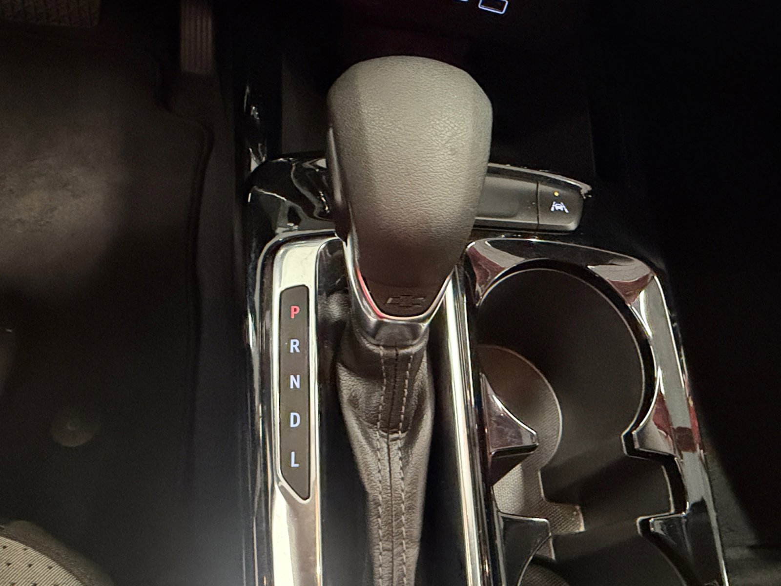 Used 2025 Summit White Chevrolet LT image 20