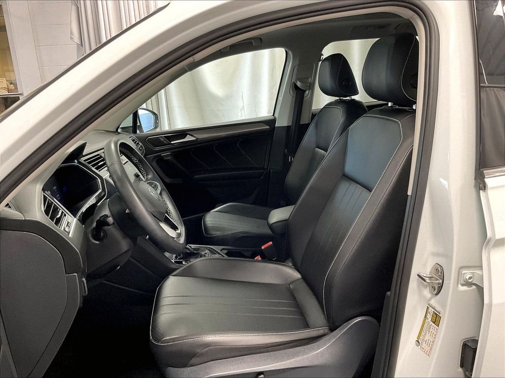 Used 2022 White Volkswagen 2.0T SE image 10