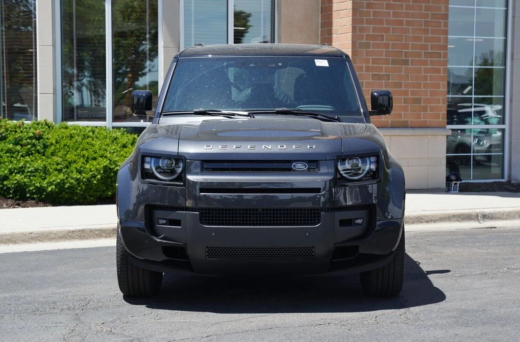 New 2026 Carpathian Grey Land Rover X-Dynamic SE image 4