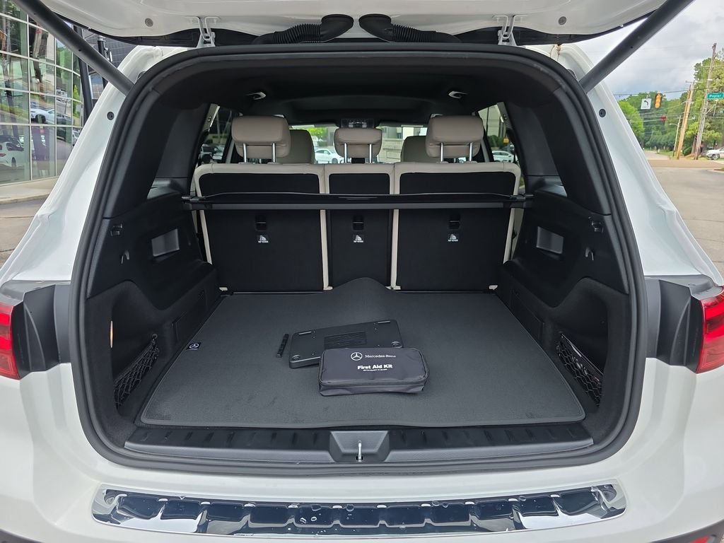 New 2026 White Mercedes-Benz GLB 250 image 14