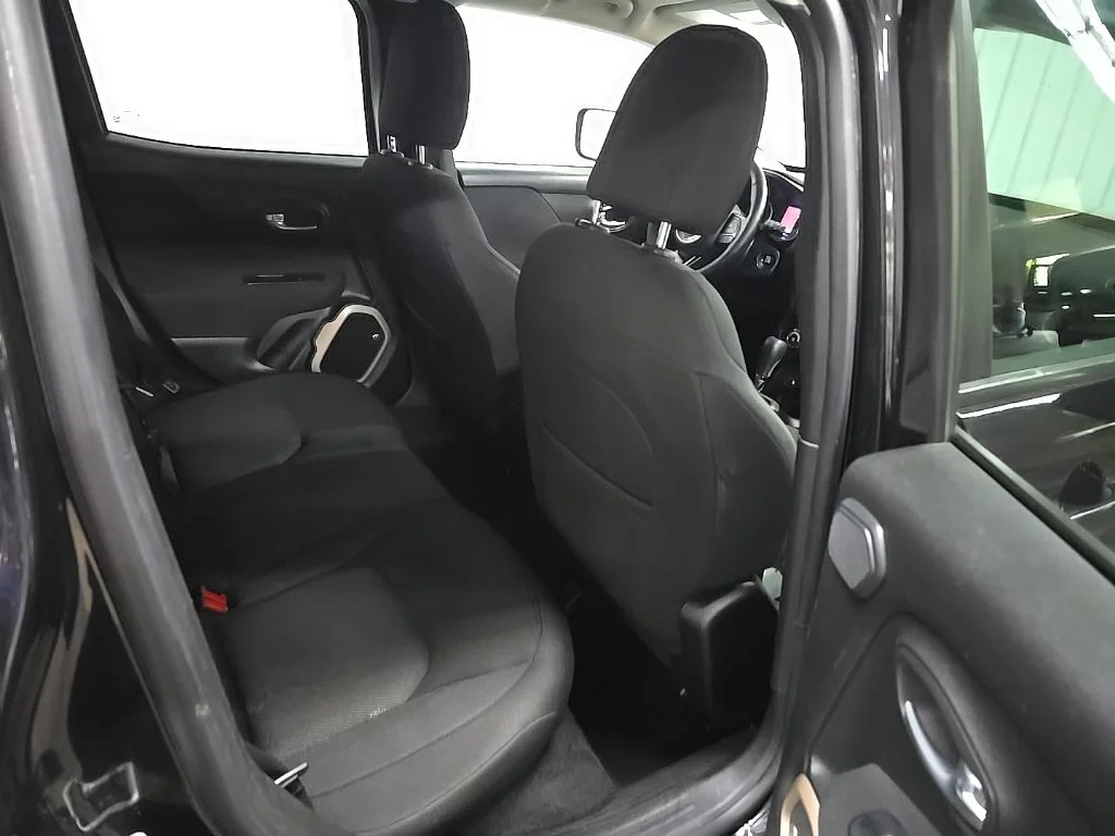 Used 2016 Black Jeep Latitude image 20