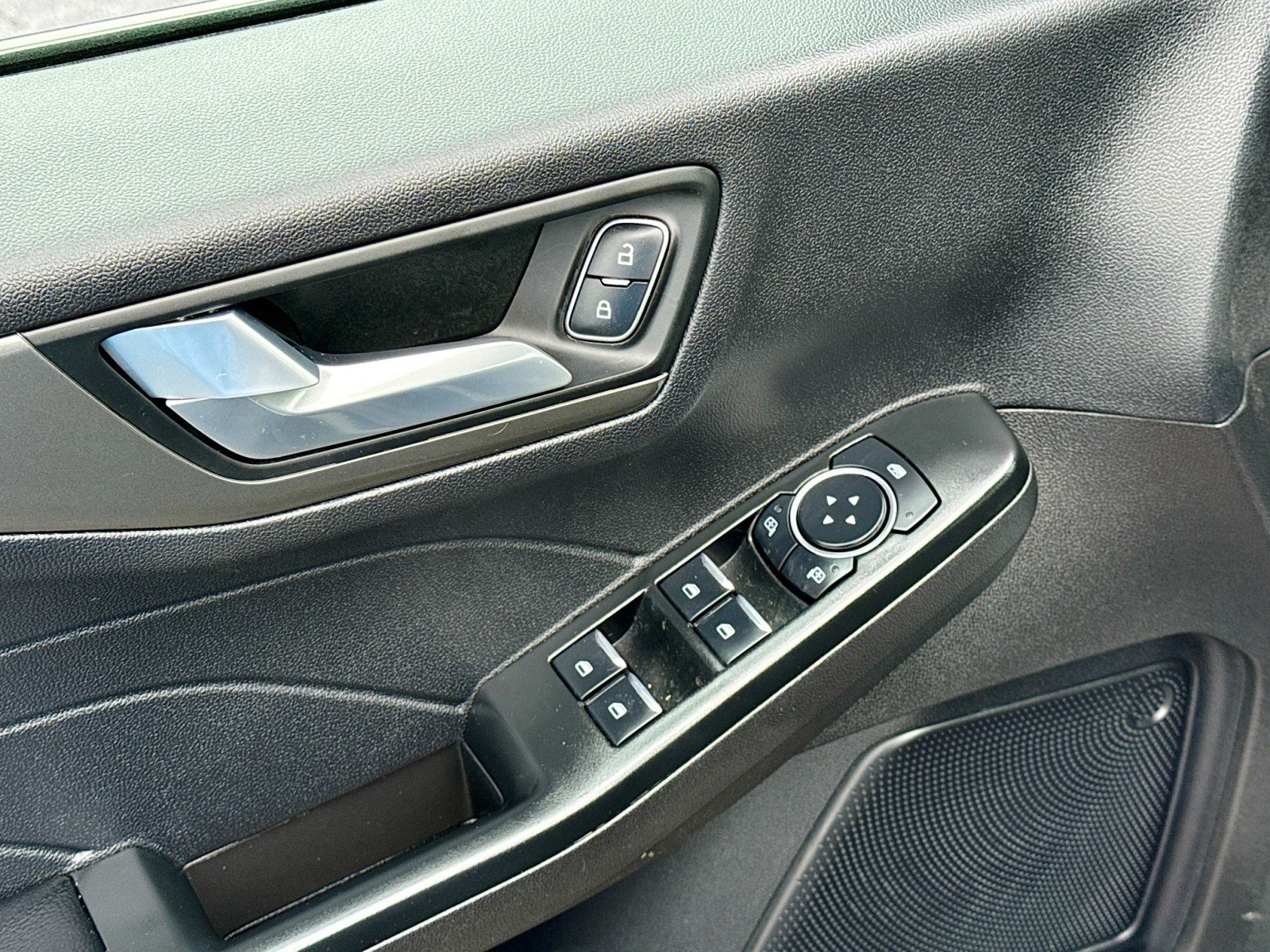 2025 Ford Escape Plug-in hybrid PHEV - Photo 18