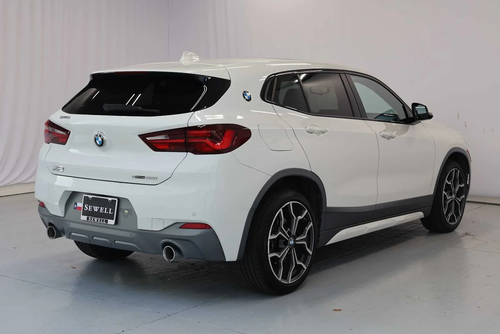 Certified Used 2022 Alpine White BMW sDrive28i image 9