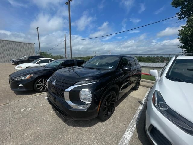 2022 Mitsubishi Outlander Black Edition