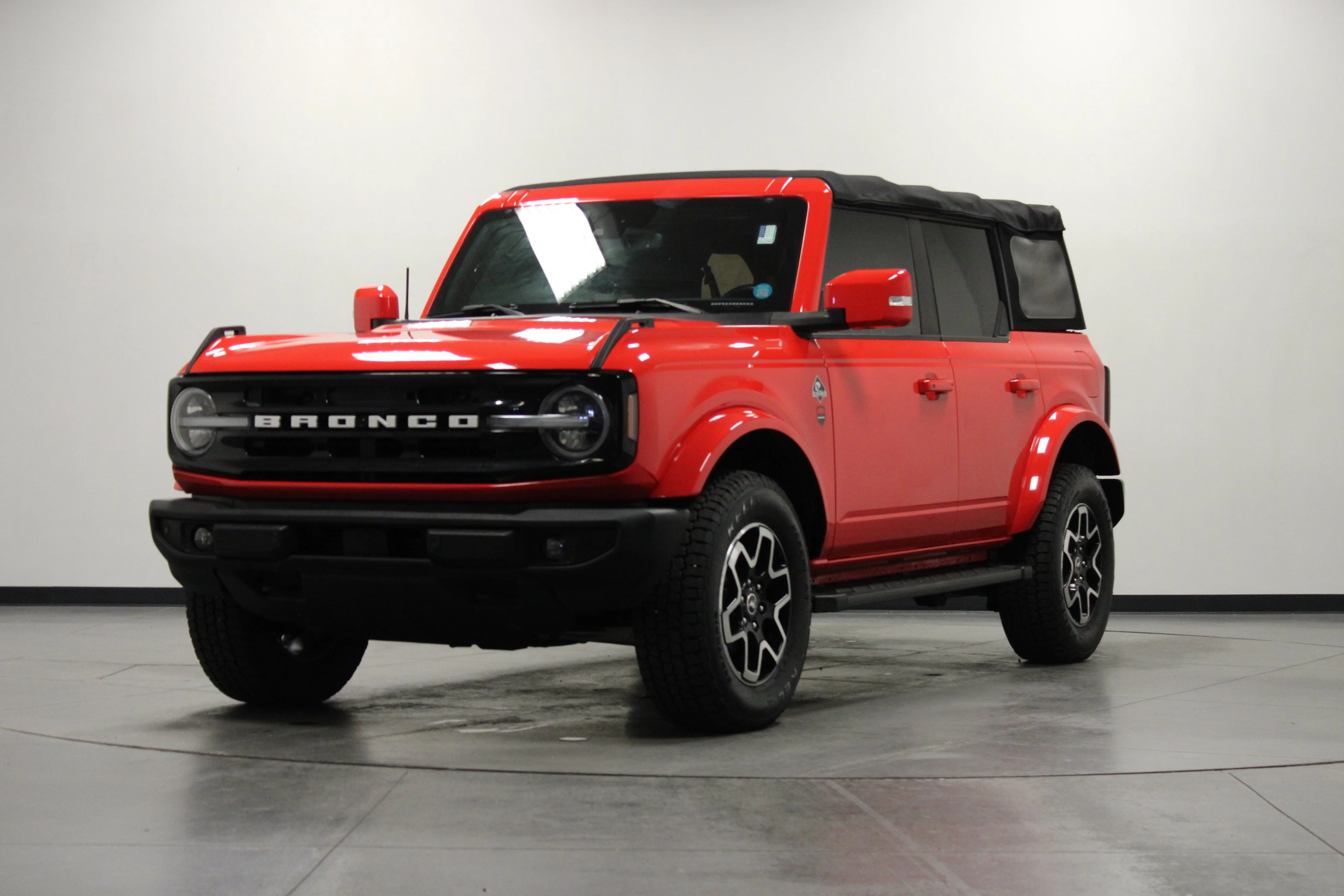 Used 2022 Race Red Ford Outer Banks image 8