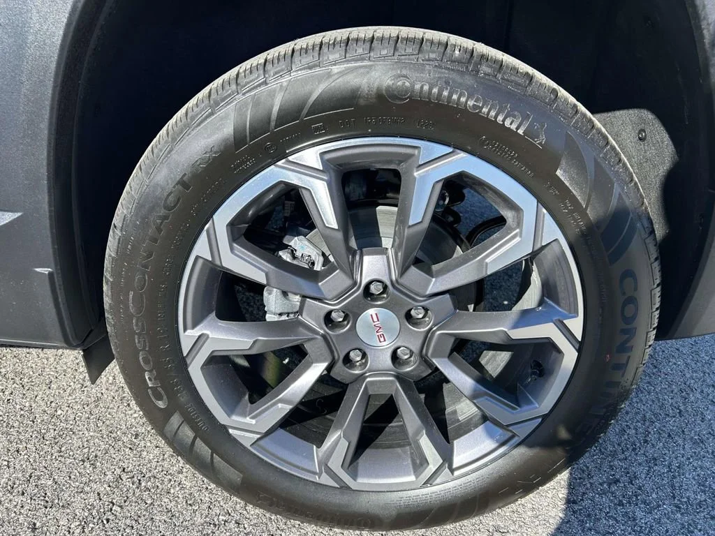 New 2026 Summit White GMC Elevation image 10