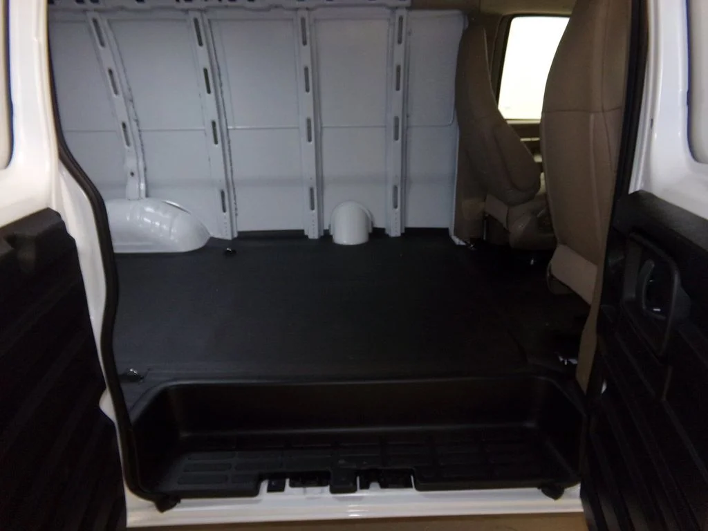 New 2025 Summit White GMC Work Van image 9