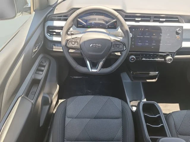 New 2027 Summit White Chevrolet LT image 19
