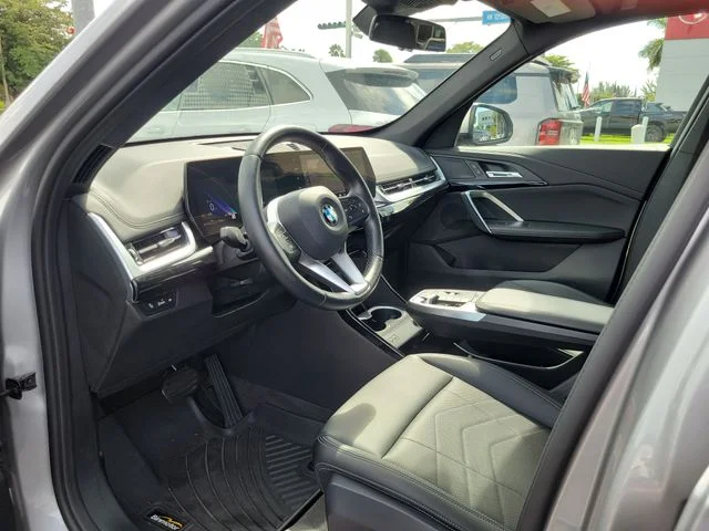 Used 2025 Silver BMW xDrive28i image 15