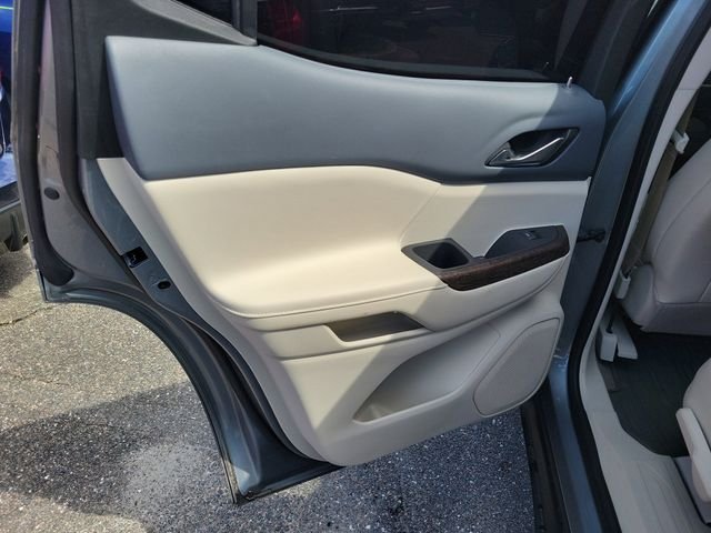 Used 2023 Silver GMC Denali image 31