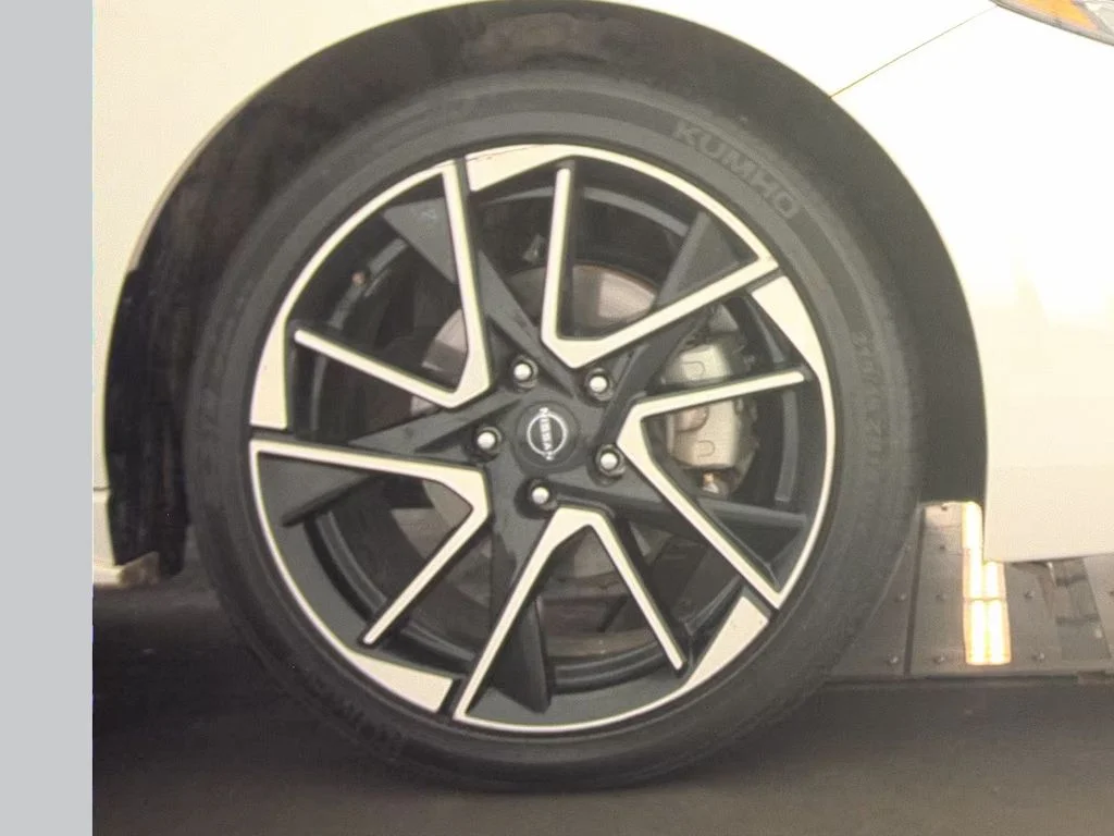 Used 2025 White Nissan SR image 6