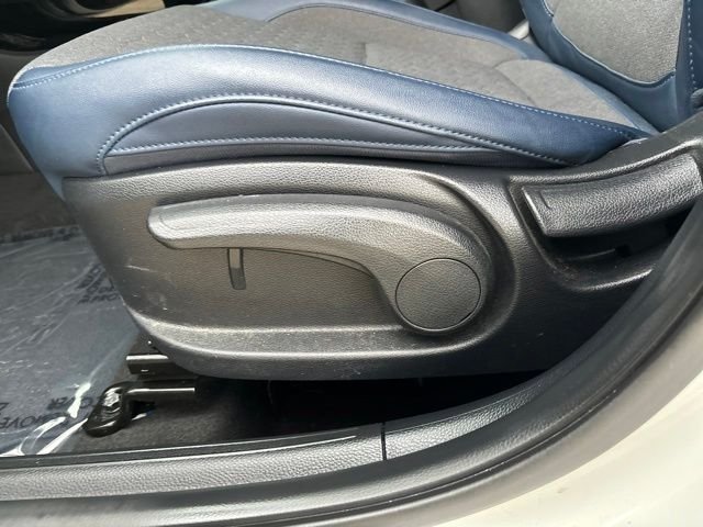 Used 2024 White Kia S image 12
