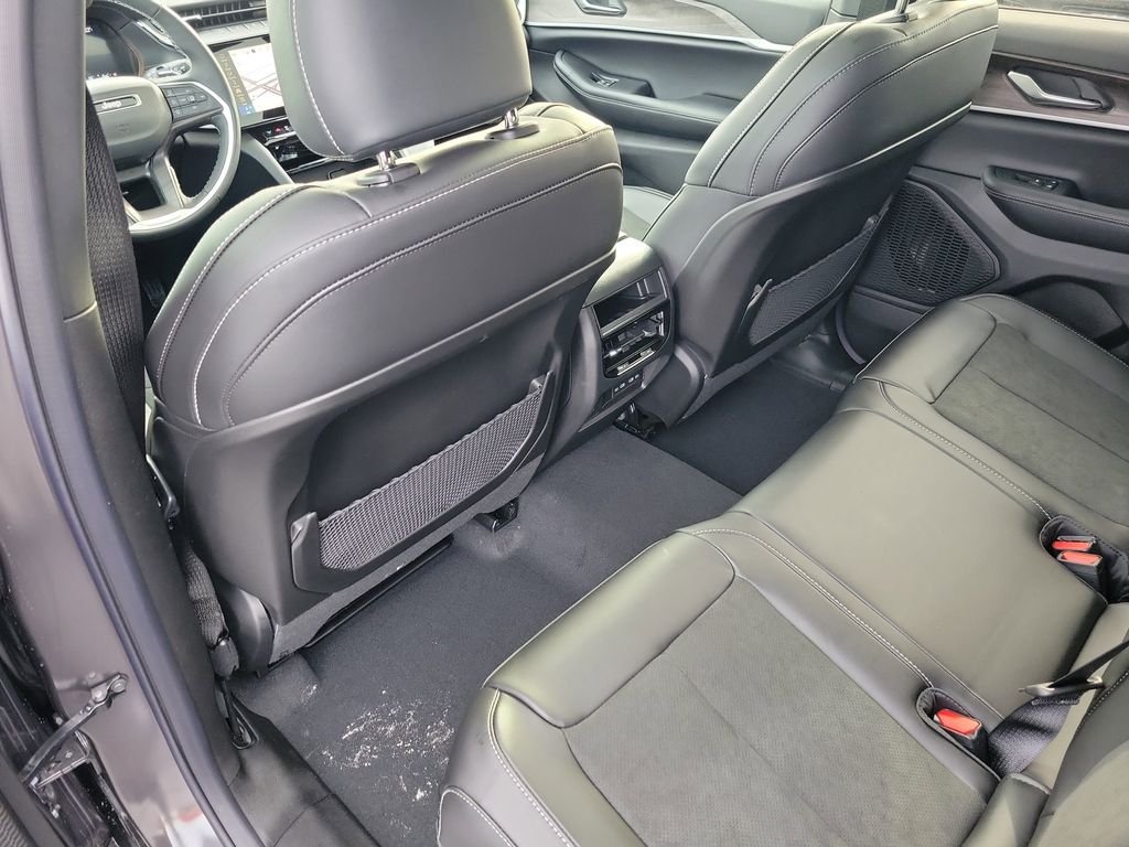 New 2026 Baltic Gray Metallic Clear-Coat Exterior Paint Jeep Altitude image 13