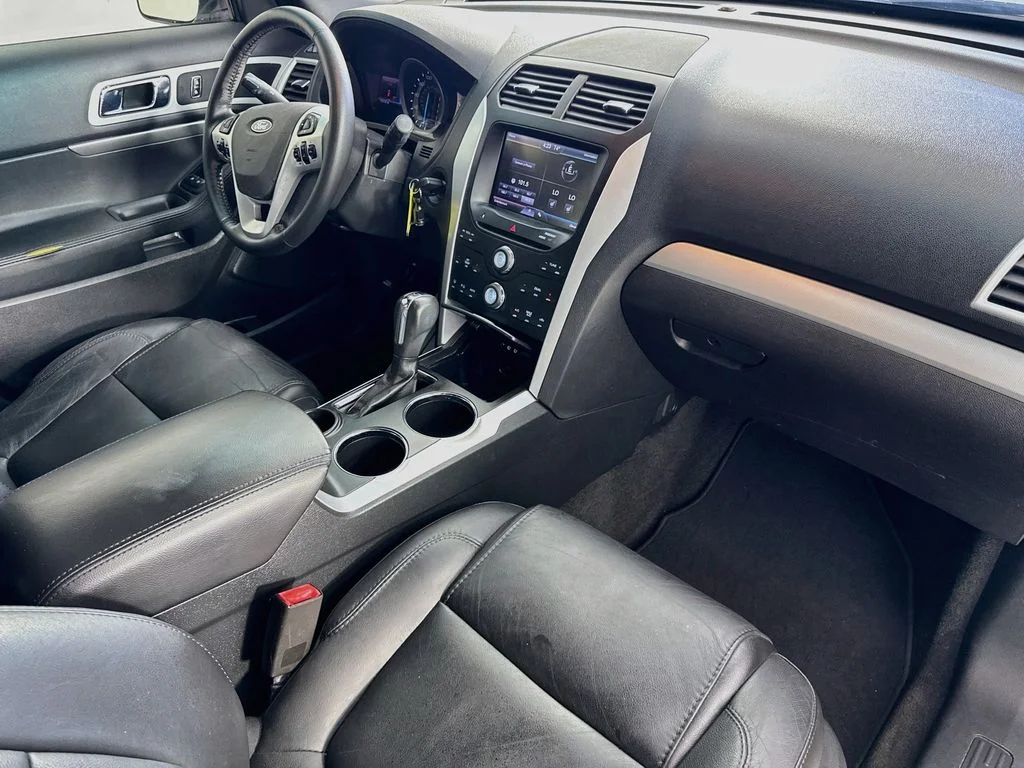 Used 2013 Ingot Silver Ford XLT image 35