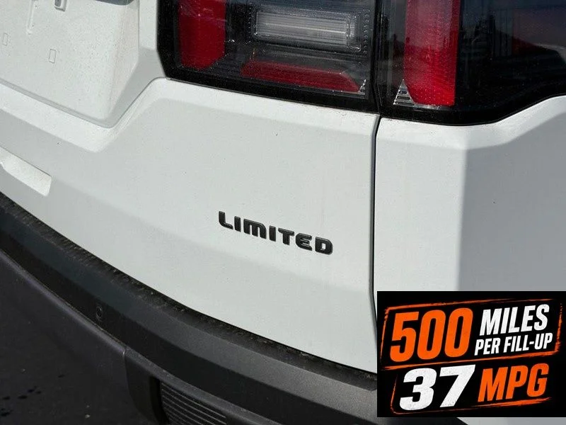 New 2026 Bright White Clear-Coat Exterior Paint Jeep Limited image 4