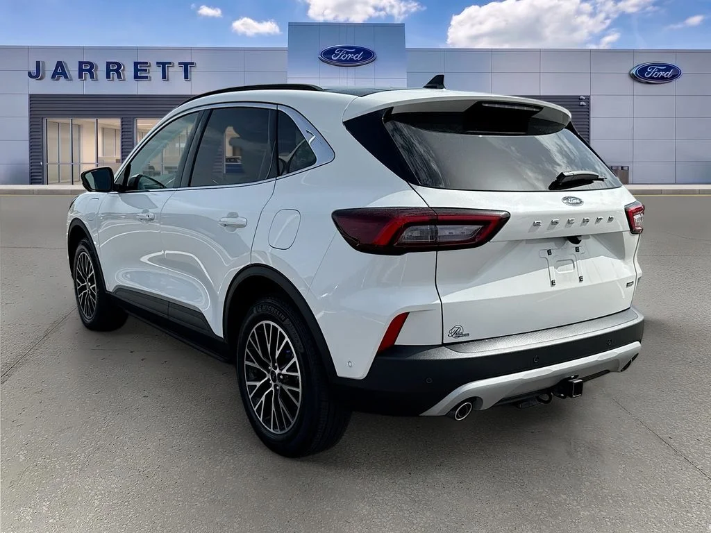 Used 2024 White Ford Base image 3