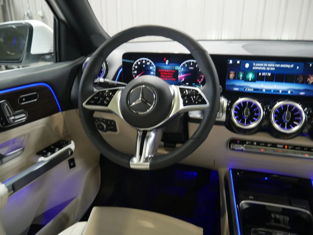 New 2026 Polar White Mercedes-Benz GLB 250 image 38