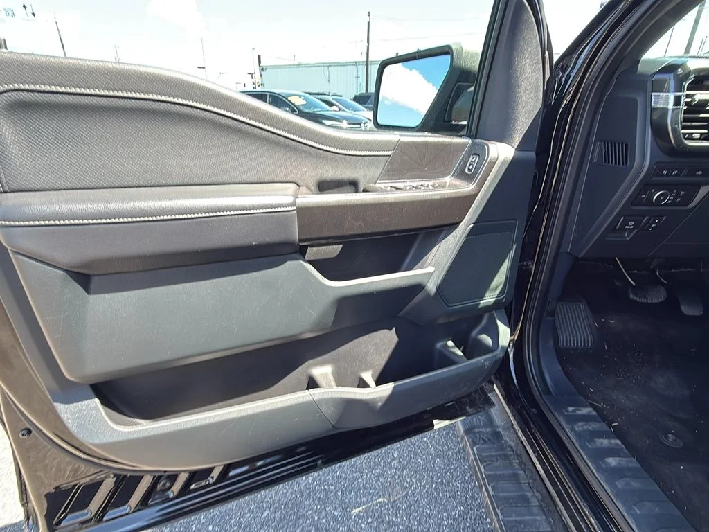 Used 2021 Agate Black Metallic Ford XLT image 9