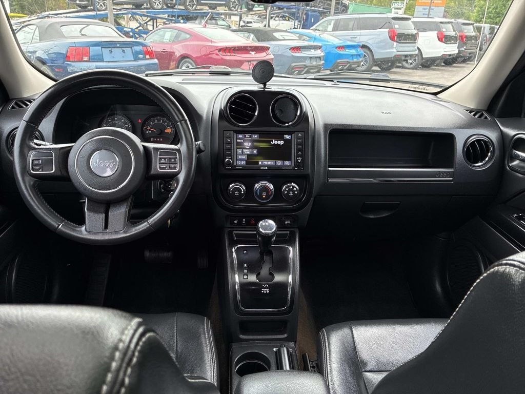 Used 2017 Gray Jeep Latitude image 15