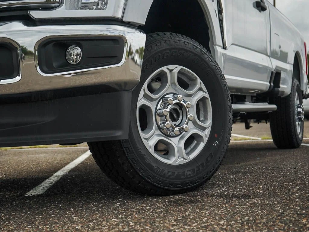 New 2026 Oxford White Ford F-350® XLT image 6