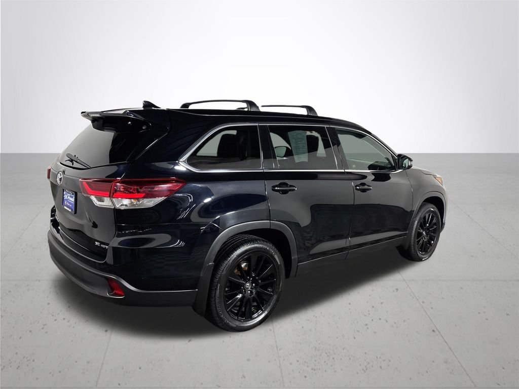 Used 2019 Midnight Black Metallic Toyota SE image 6