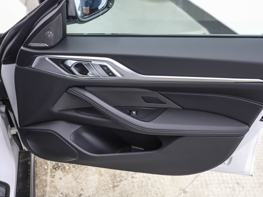 2025 BMW i4 M50 - Photo 28