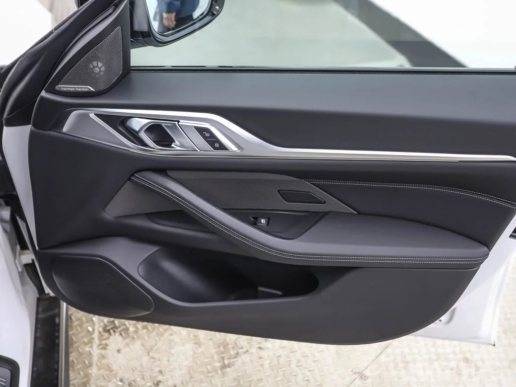 2025 BMW i4 M50 - Photo 28