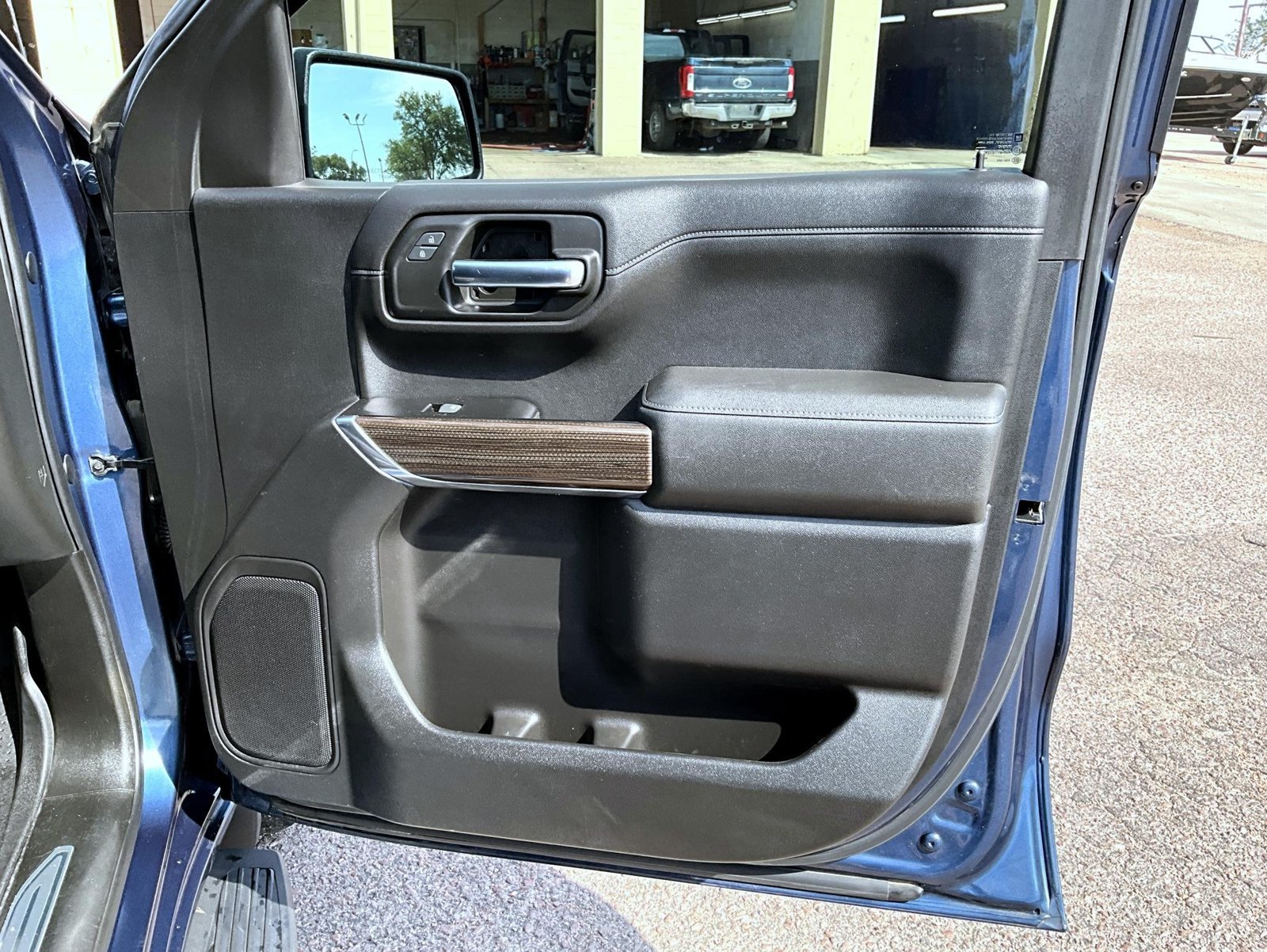 Used 2019 Blue Chevrolet LT image 18
