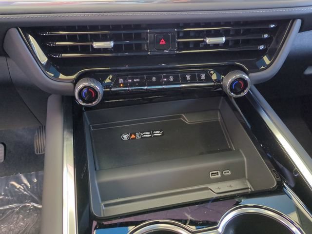 2026 Chevrolet Suburban Z71 - Photo 16