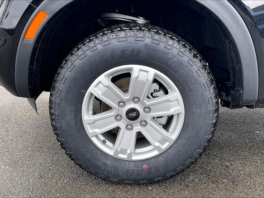 New 2025 Shadow Black Ford XL image 8