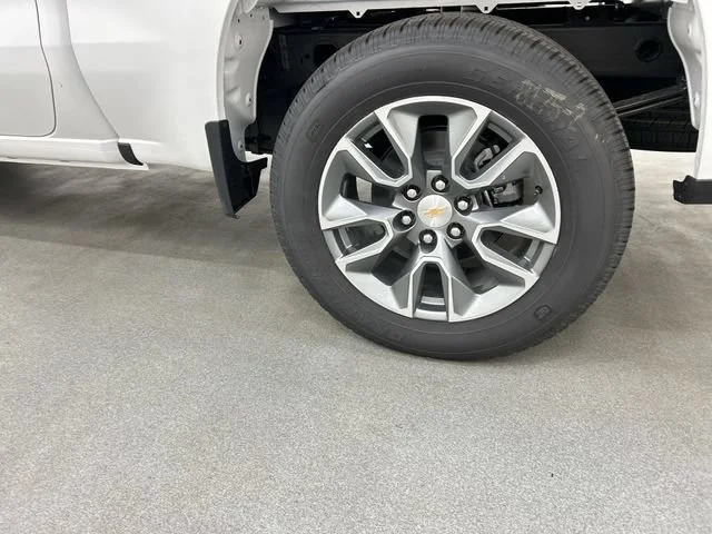 New 2026 Summit White Chevrolet LT (2FL) image 5