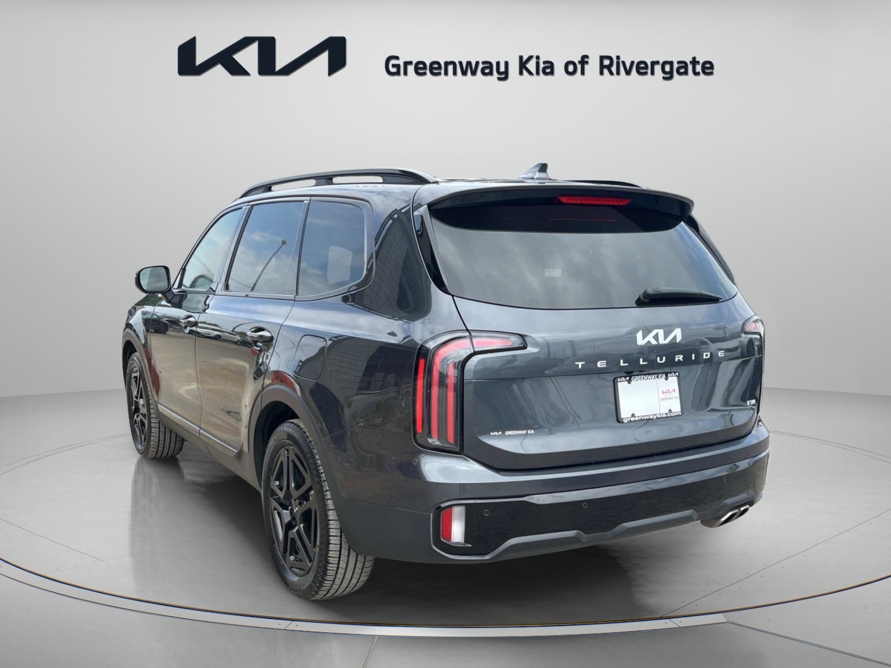 Used 2024 Gravity Gray Kia EX X-Line image 5
